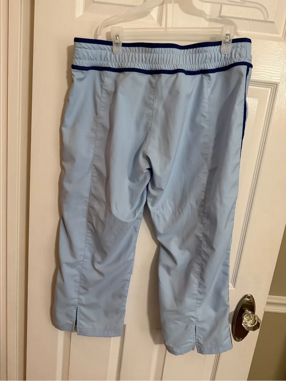 Nike Light Blue women’s ' Athletic Capri Pants with Navy Trim, cotton , L 12-14
